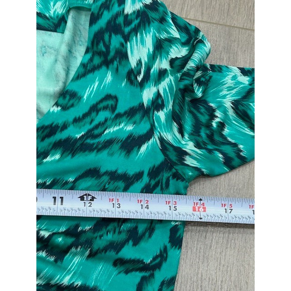 Diane Von Furstenberg Women's Oletta Tiger Faux Wrap Dress Green Black Size 2 - Picture 10 of 12